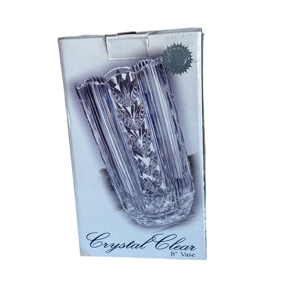 Eden crystal clear 8 in vase with 24% lead - Picture 2 of 9